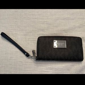 Michael Kors wallet/wristlet